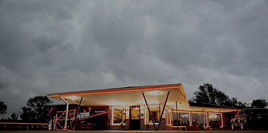 Raine Motel