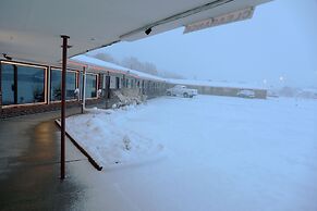 Raine Motel
