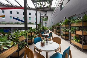 Holiday Inn Express & Suites Bengaluru Old Madras Road by IHG