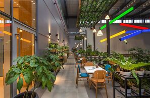 Holiday Inn Express & Suites Bengaluru Old Madras Road by IHG