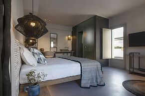 Parion Opus - Adults Only