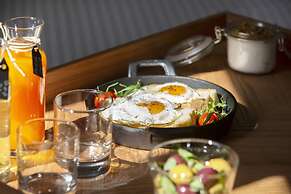 Parion Opus - Adults Only