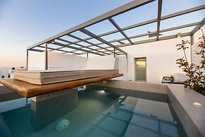 Parion Opus - Adults Only