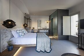 Parion Opus - Adults Only