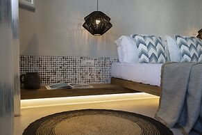 Parion Opus - Adults Only