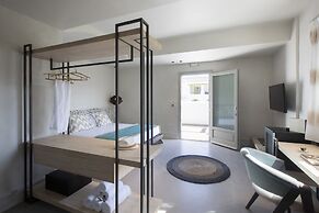 Parion Opus - Adults Only