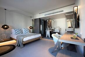 Parion Opus - Adults Only