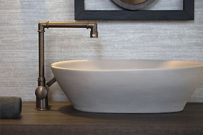 Parion Opus - Adults Only