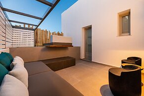 Parion Opus - Adults Only