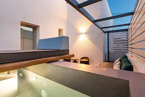 Parion Opus - Adults Only