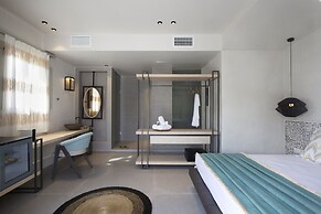 Parion Opus - Adults Only