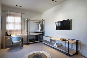 Parion Opus - Adults Only