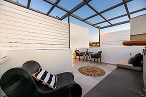 Parion Opus - Adults Only