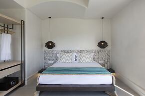 Parion Opus - Adults Only