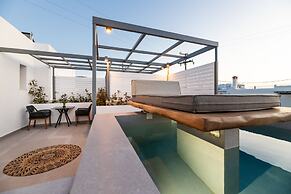 Parion Opus - Adults Only