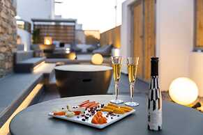 Parion Opus - Adults Only