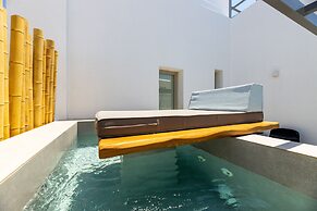 Parion Opus - Adults Only