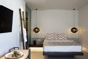 Parion Opus - Adults Only