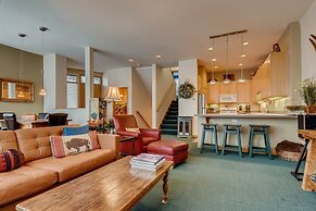 1-1220 Lionsridge Loop 3B