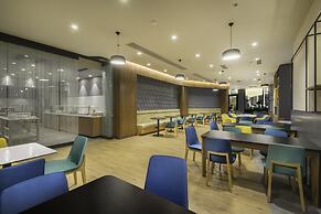 Holiday Inn Yerevan - Republic Square by IHG