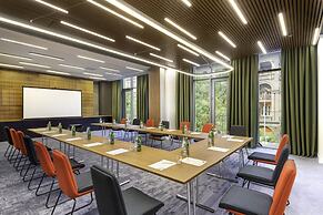 Holiday Inn Yerevan - Republic Square by IHG