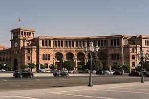 Holiday Inn Yerevan - Republic Square by IHG