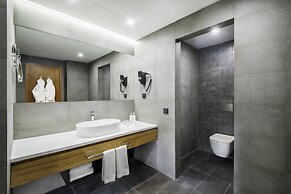 Holiday Inn Yerevan - Republic Square by IHG