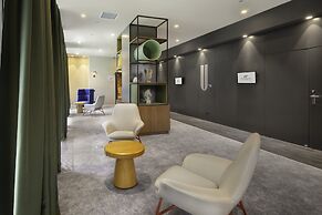Holiday Inn Yerevan - Republic Square by IHG