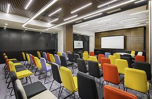 Holiday Inn Yerevan - Republic Square by IHG