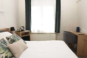 Azur Hotel