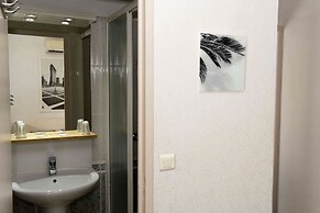 Azur Hotel