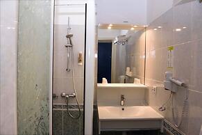 Azur Hotel