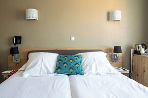 Azur Hotel