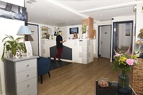 Azur Hotel