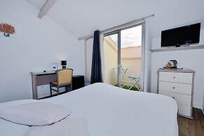 Azur Hotel