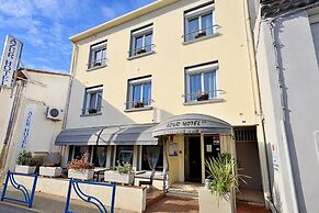 Azur Hotel