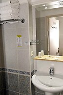Azur Hotel