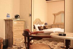 Ark Hotel
