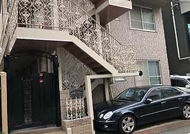 Centrally Located Deluxe Furnished.1