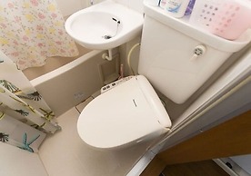 Centrally Located Deluxe Furnished.2