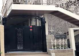 Centrally Located Deluxe Furnished.3