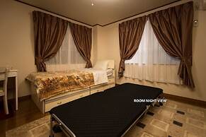 Centrally Located Deluxe Furnished.3