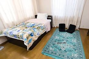 Centrally Located Deluxe Furnished.4