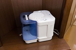 Centrally Located Deluxe Furnished.4