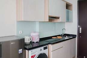 Minimalist and Homey Studio Menteng Park Apartment
