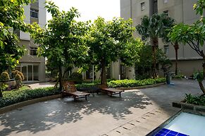 Comfortable Studio @ Green Bay Pluit Apartment