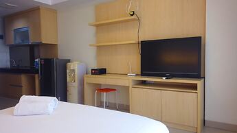 Strategic Studio Apartment at Beverly Dago with Mountain View