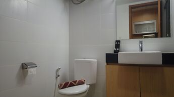 Strategic Studio Apartment at Beverly Dago with Mountain View