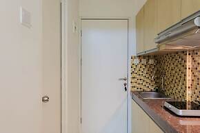 Best Price Studio Apartment at Tamansari Skylounge
