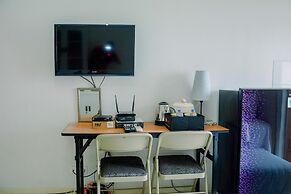 Cozy Studio Apartment at Margonda Residence 4